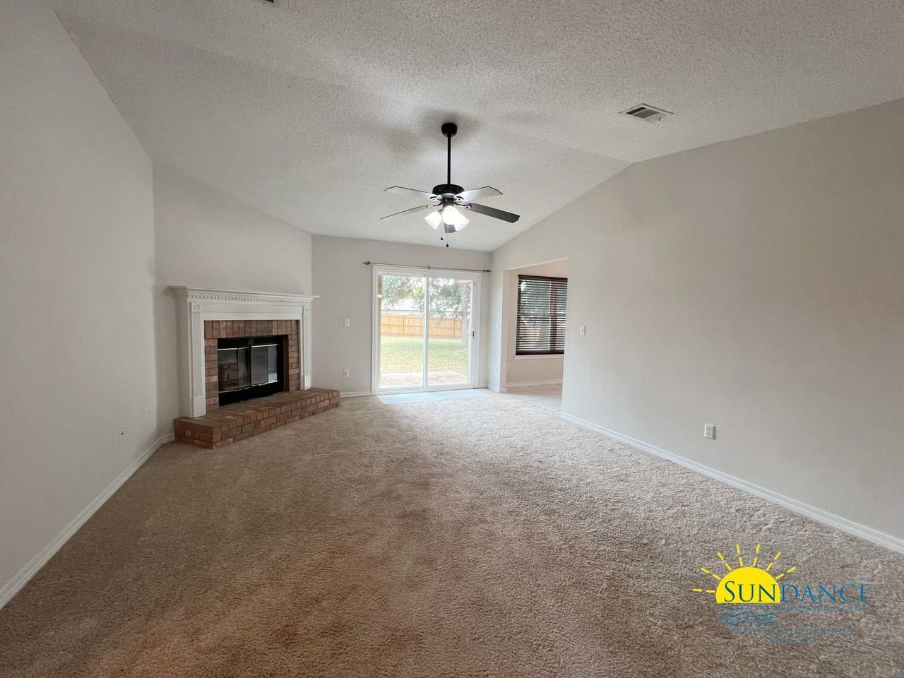 223 Westview Dr - Photo 3 of 28