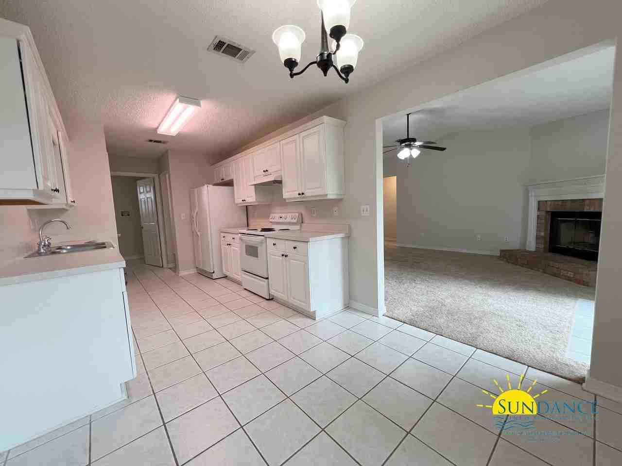 223 Westview Dr - Photo 5 of 28