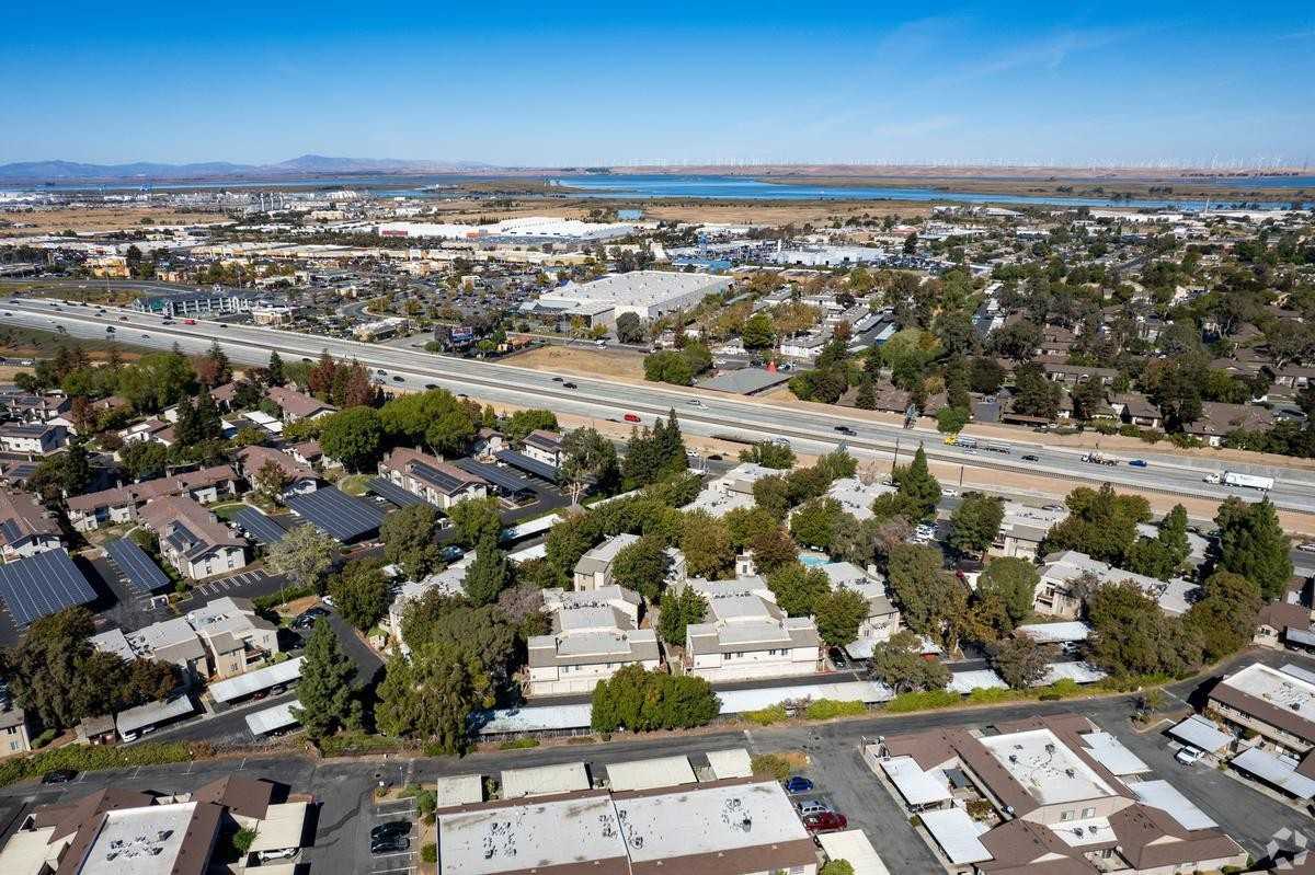 2005 San Jose Dr - Photo 2 of 16