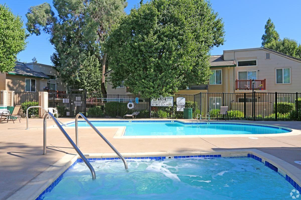 2005 San Jose Dr - Photo 2 of 16