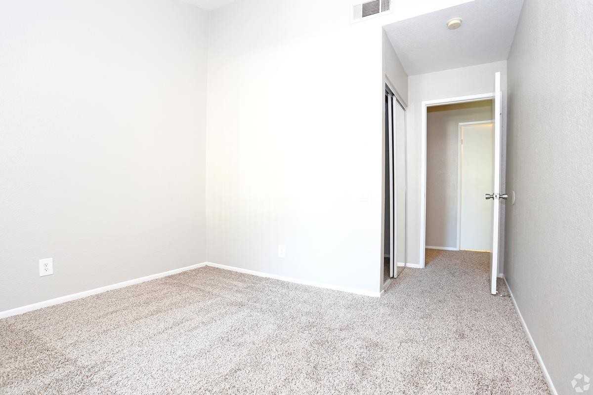 2005 San Jose Dr - Photo 5 of 16