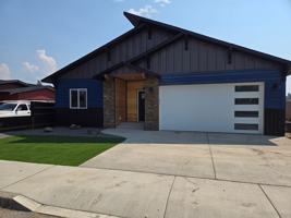 featured image of 212 E Annie Ave