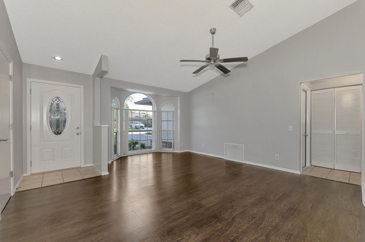 3026 Grafton St - Photo 6 of 39