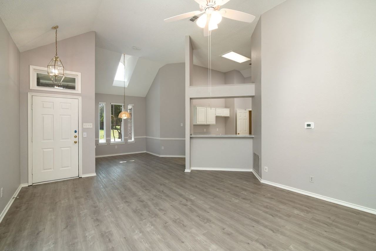 1329 Maywood Ct - Photo 6 of 25