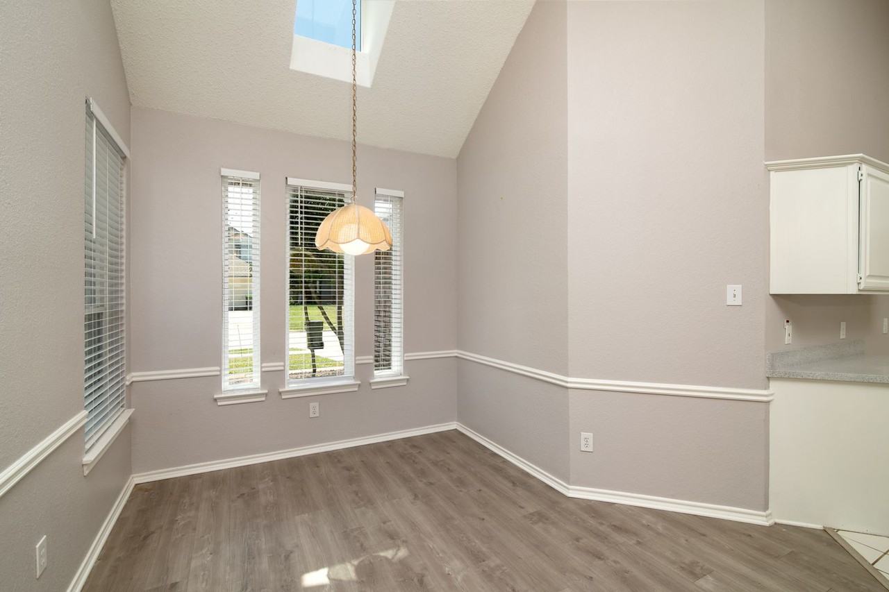 1329 Maywood Ct - Photo 7 of 25