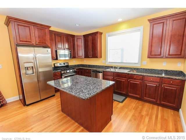 10 Camden Way - Photo 3 of 19