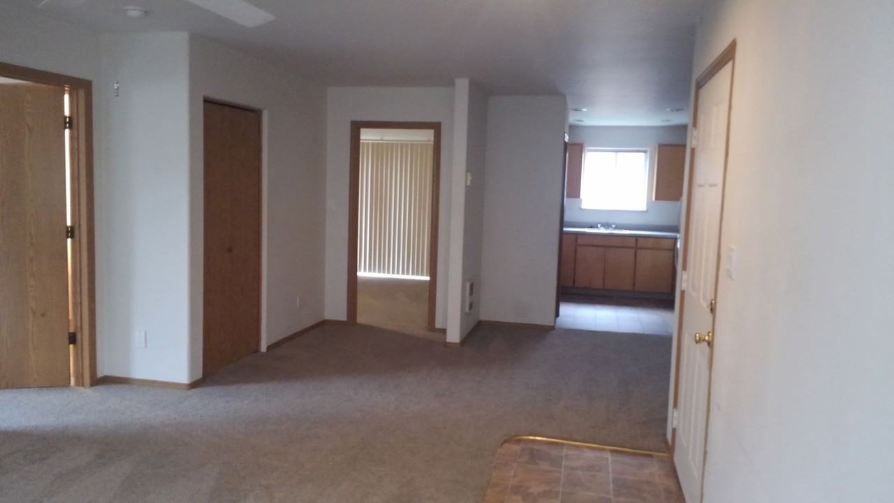 286/294 N Stadium Dr - Photo 2 of 19