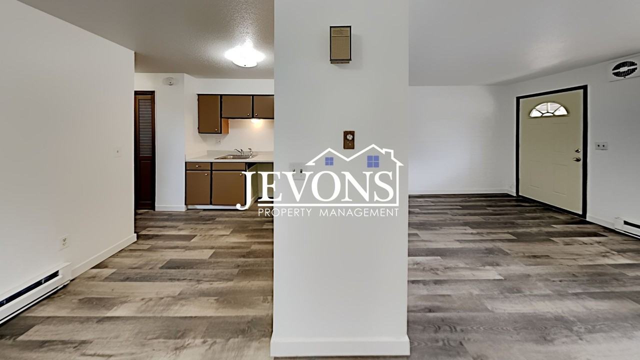 16 N 6th St Yakima, WA 98901 - Photo 3 of 23