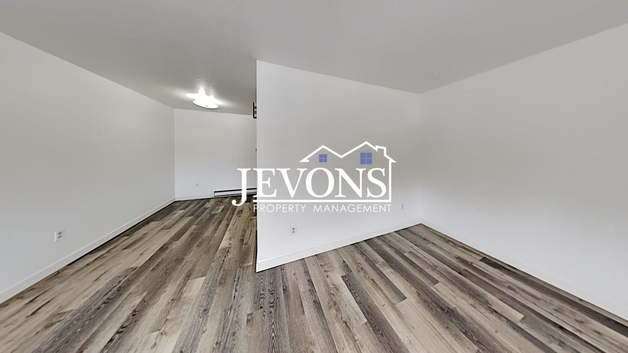 16 N 6th St Yakima, WA 98901 - Photo 4 of 23