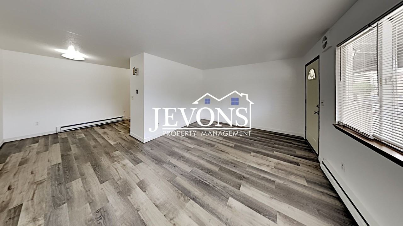 16 N 6th St Yakima, WA 98901 - Photo 5 of 23