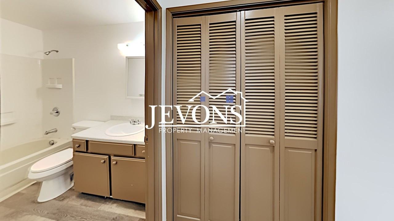 16 N 6th St Yakima, WA 98901 - Photo 7 of 23