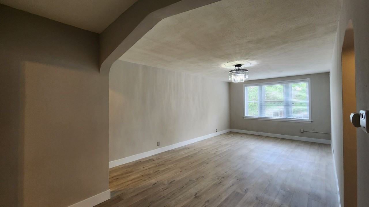 7512 Cromwell - Photo 5 of 14