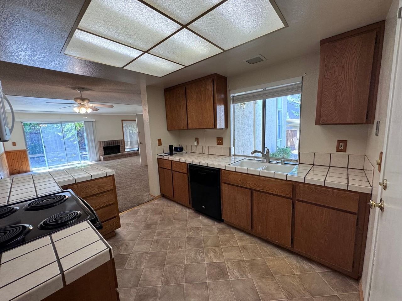 745 Valley Green Dr - Photo 2 of 15