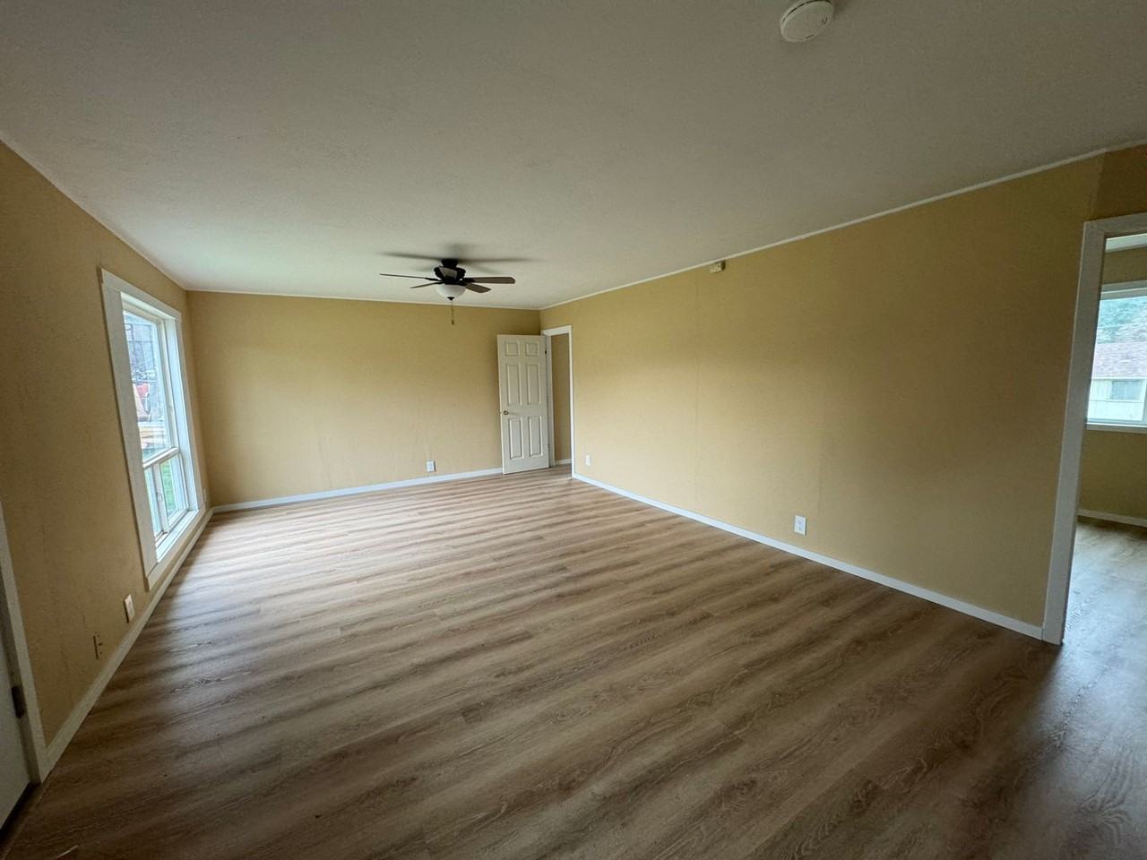 815 Ne Christian St - Photo 2 of 11