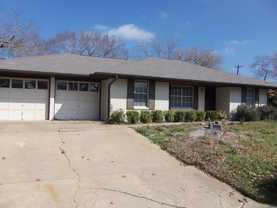 3304 Woodbriar Ln - Photo 1 of 1
