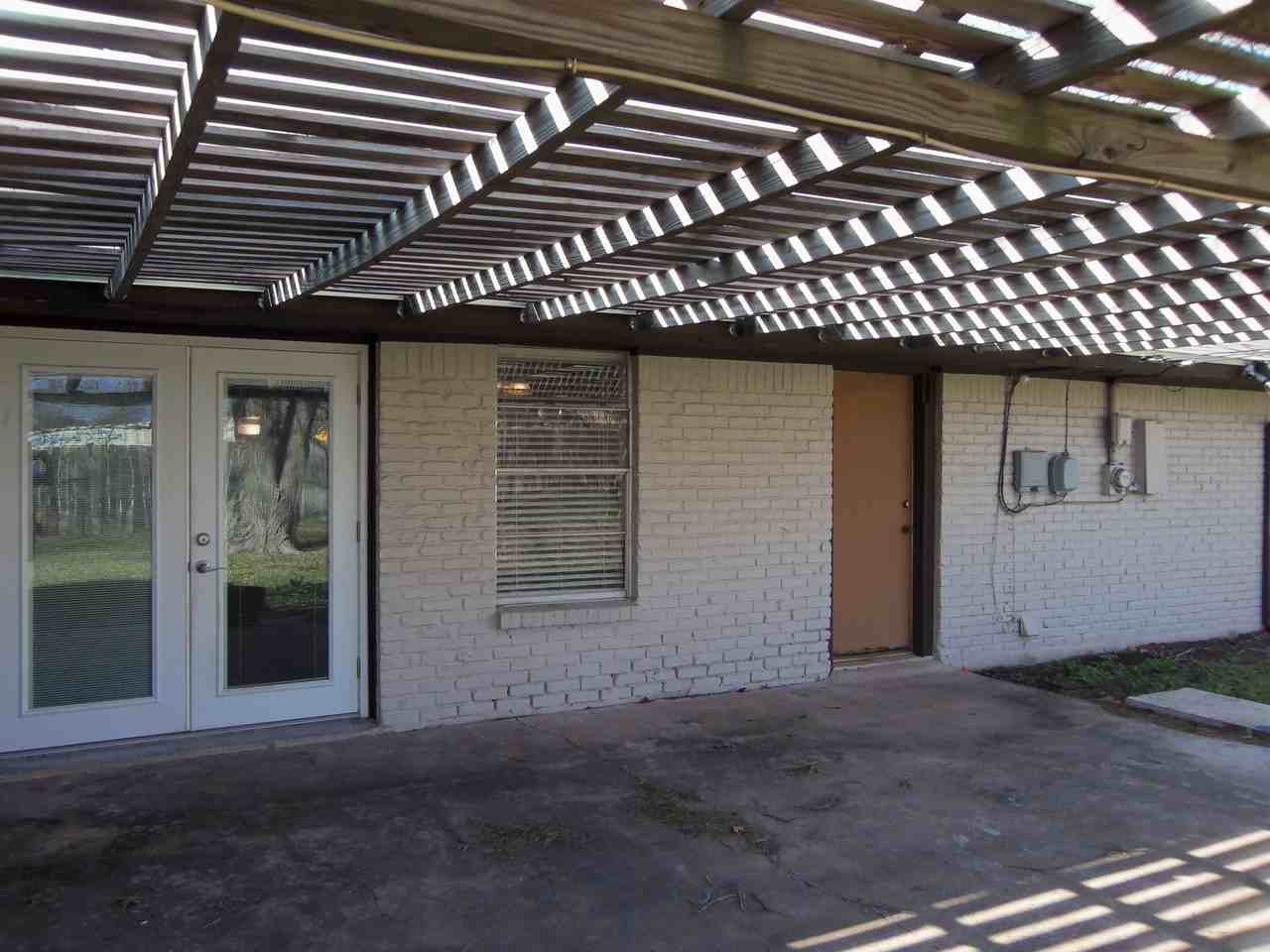 3304 Woodbriar Ln - Photo 3 of 16