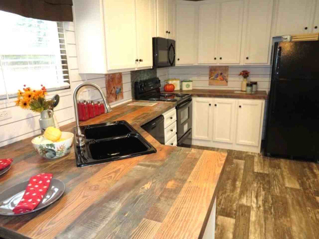 1007 Alexandria Rd Sw - Photo 2 of 32