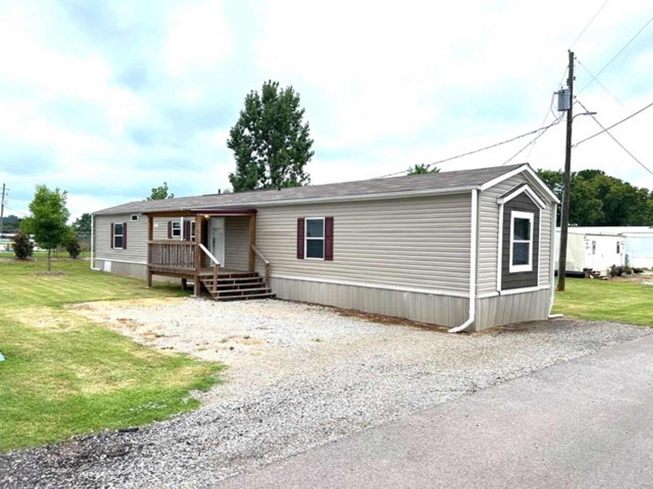 1007 Alexandria Rd Sw - Photo 3 of 32