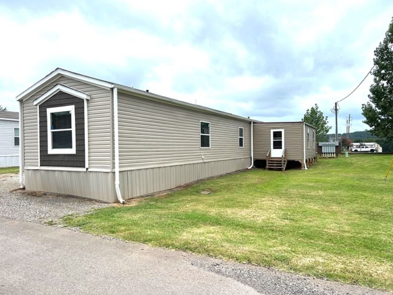 1007 Alexandria Rd Sw - Photo 4 of 32