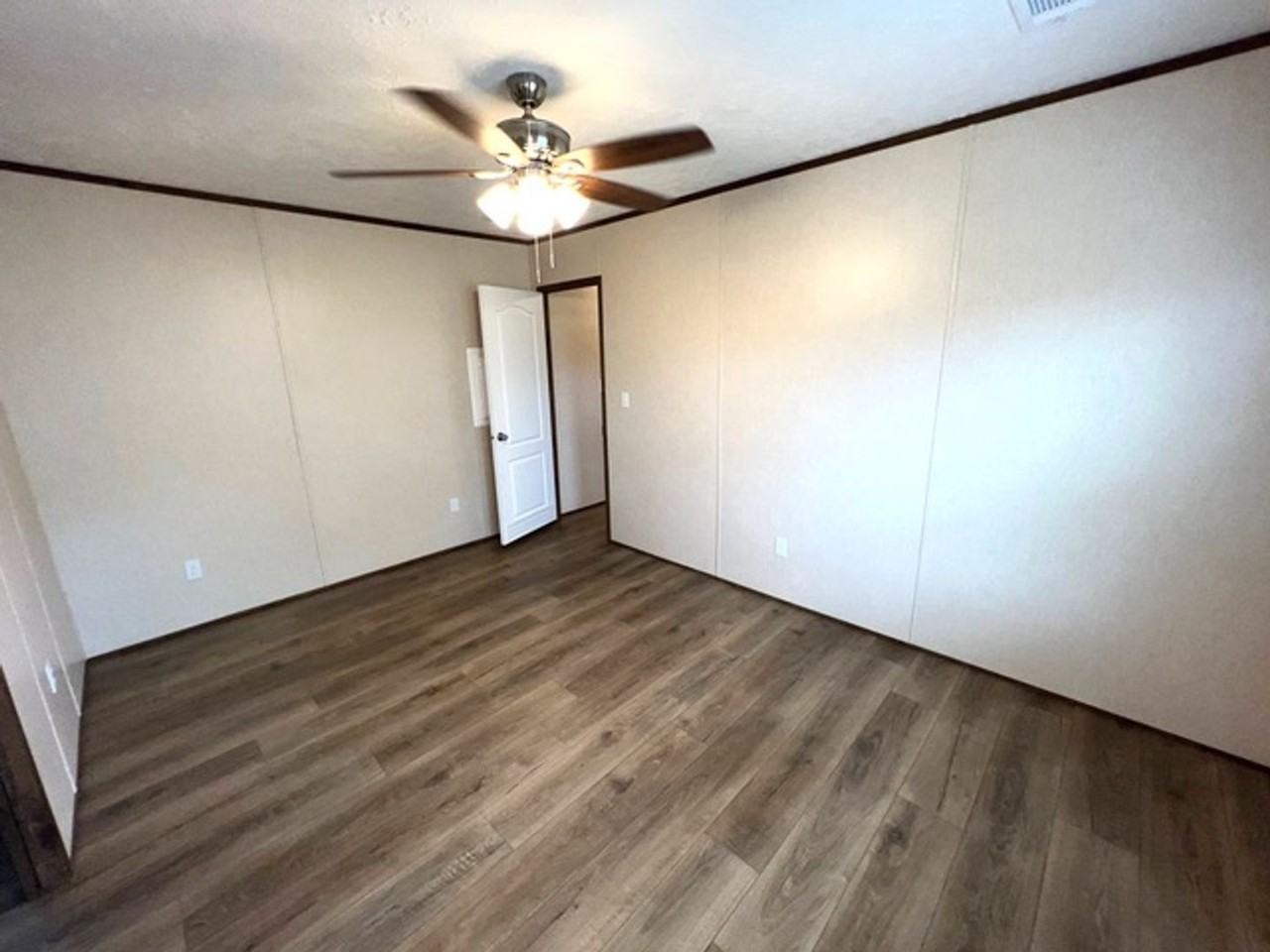 1007 Alexandria Rd Sw - Photo 7 of 32