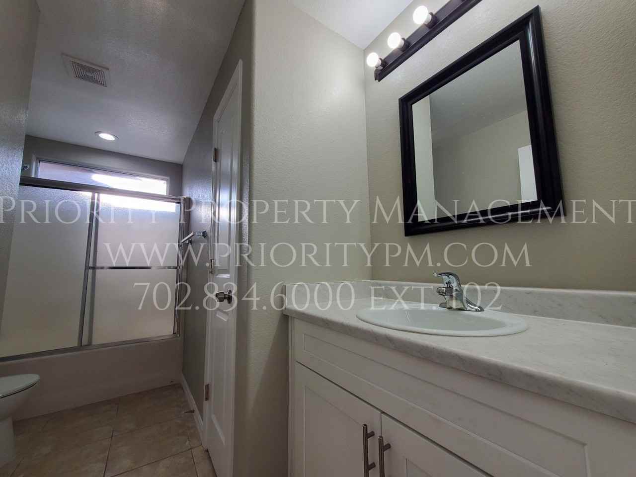 9112 Wine Cellar Ave - Photo 3 of 24