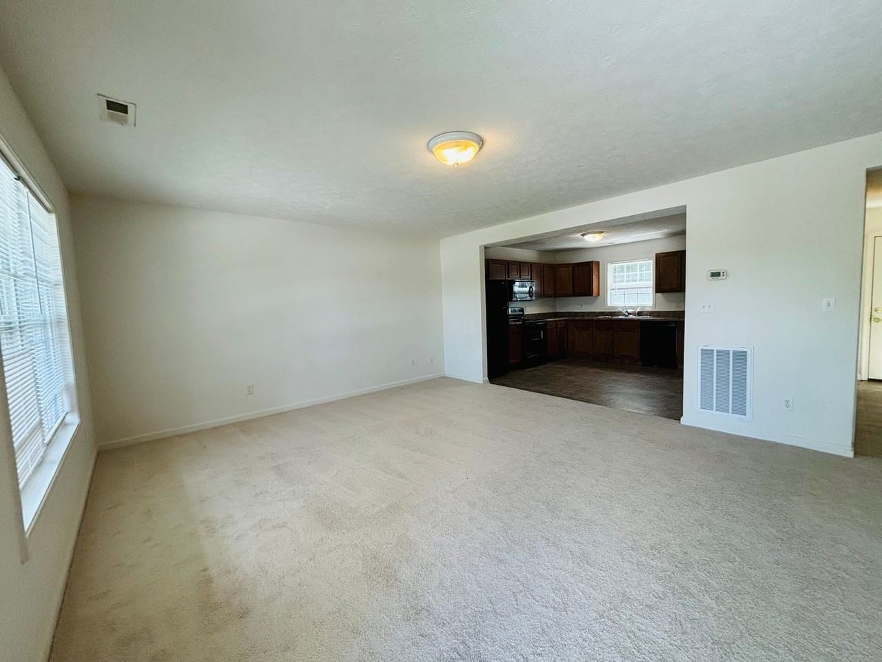 55 Station Ln Ne - Photo 2 of 19