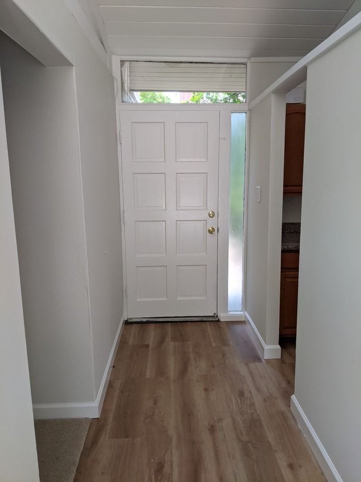 828 Sutter Ave - Photo 2 of 16