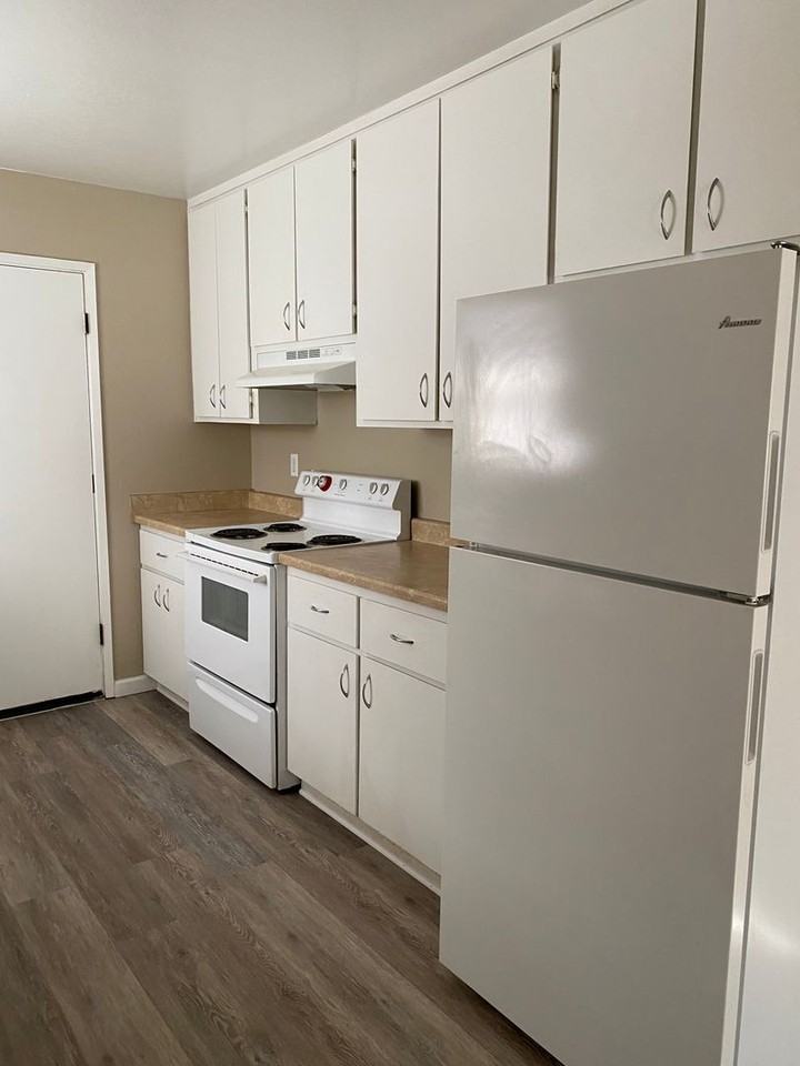 18470 Davis St #1 - Photo 2 of 9