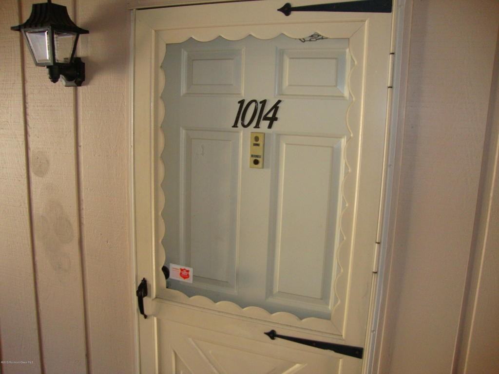 1014 Wellington Pl - Photo 2 of 18