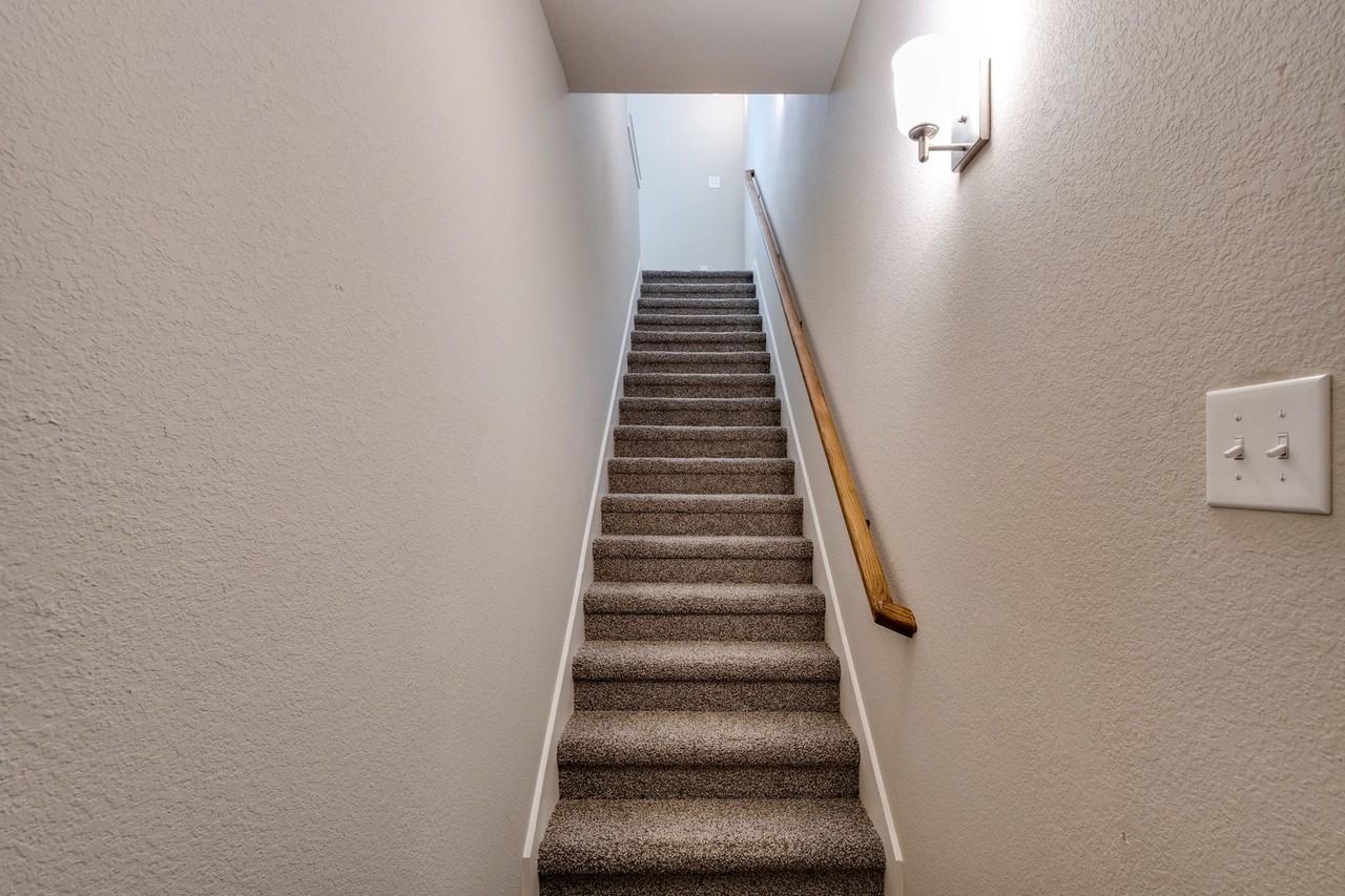623 Harvest Moon Dr - Photo 4 of 18