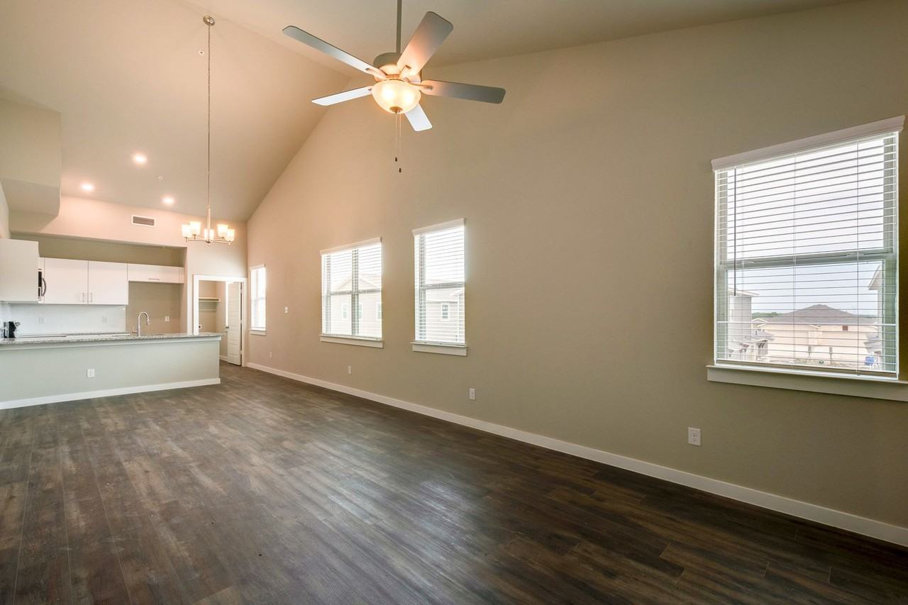 623 Harvest Moon Dr - Photo 6 of 18