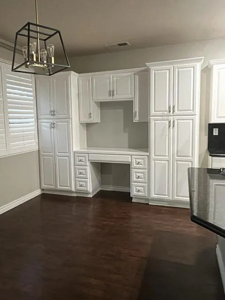 503 Baltimore Dr - Photo 5 of 13