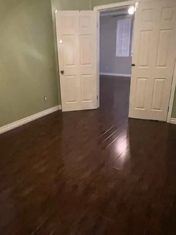 503 Baltimore Dr - Photo 6 of 13