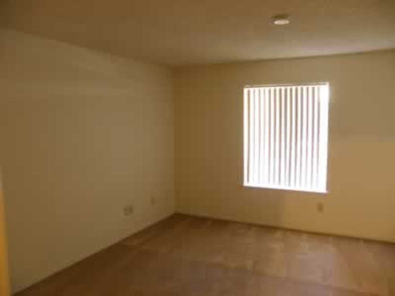 BRIARWOOD APTS - Photo 7 of 31