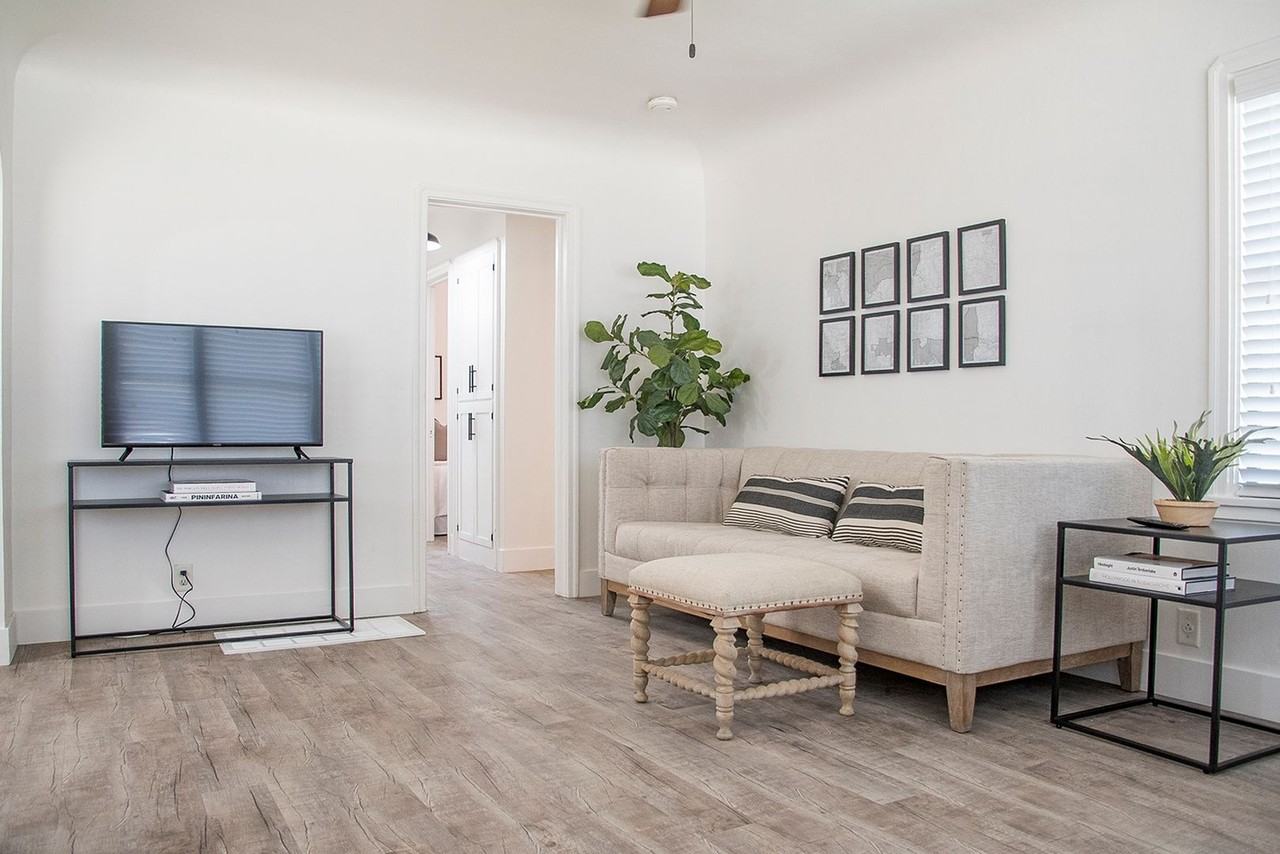 302 N B St - Photo 3 of 15