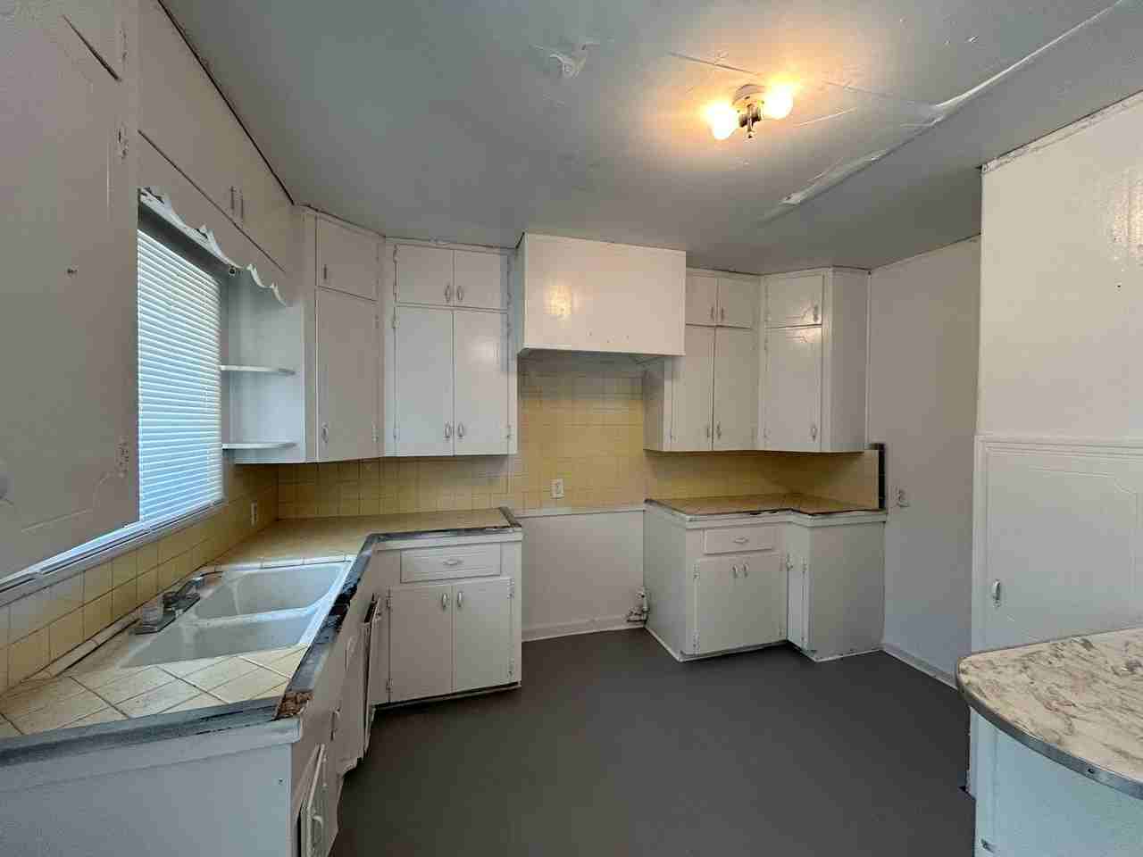 1405 Glen Ave - Photo 2 of 6