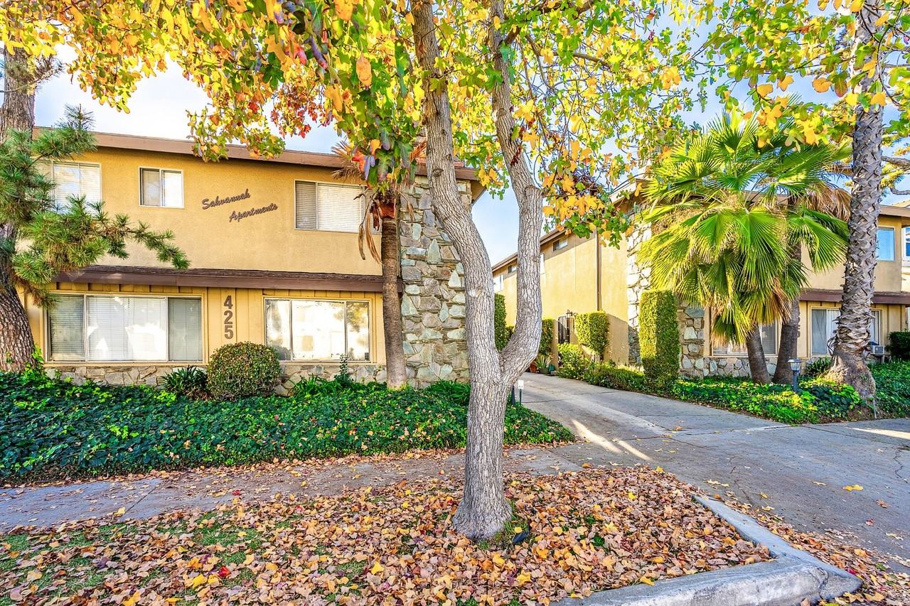 1st425 - Photo 2 of 42