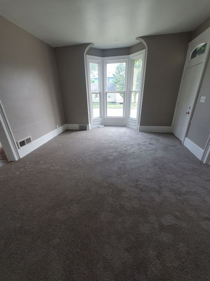 845-847 Grand Ave. (Duplex) - Photo 2 of 6