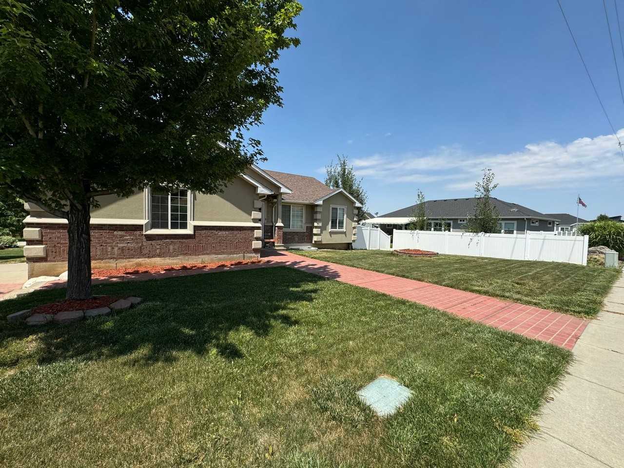 1210 W 3275 S - Photo 2 of 28