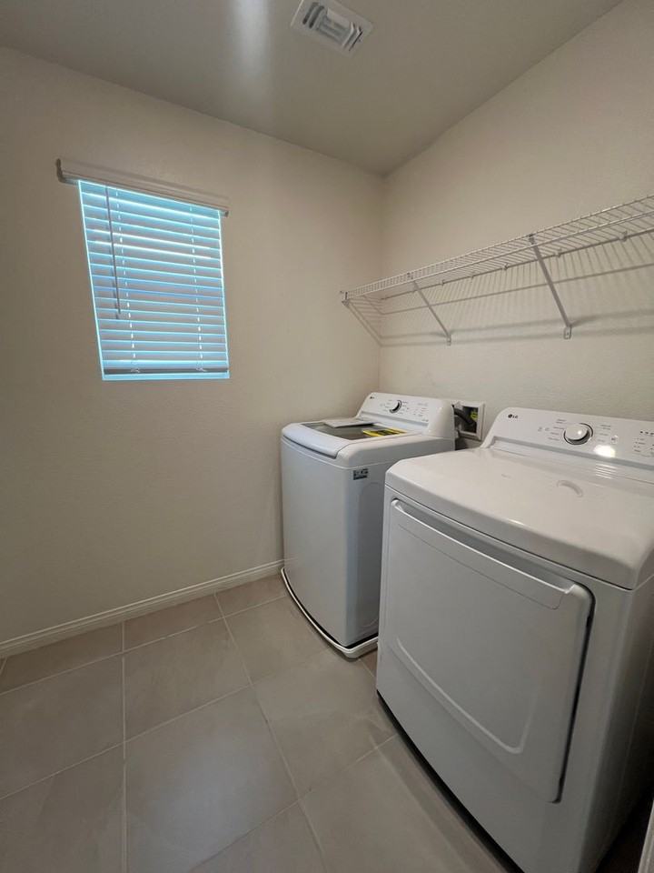 6869 Calvitero St - Photo 2 of 32