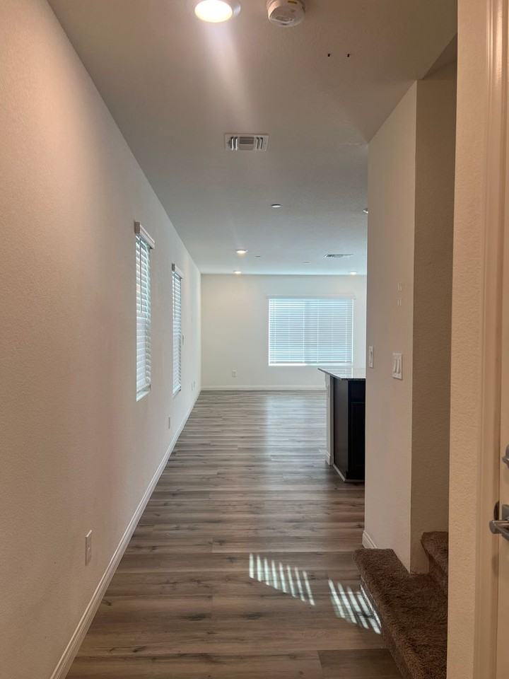 6869 Calvitero St - Photo 3 of 32