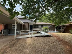 711 Sw Ranch Oak Blvd - Photo 1 of 1