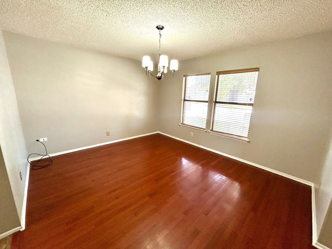 8111 Mescal Trl - Photo 4 of 34