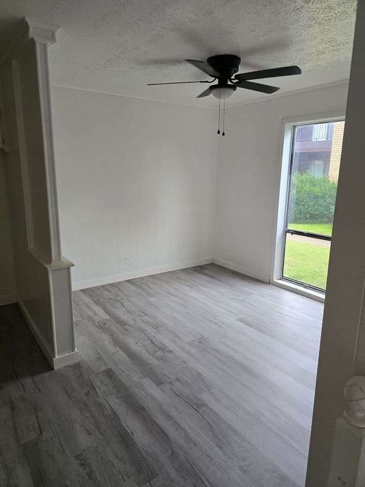 2525 W Monroe St - Photo 2 of 7