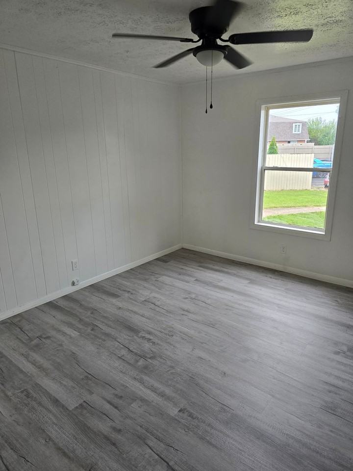 2525 W Monroe St - Photo 6 of 7