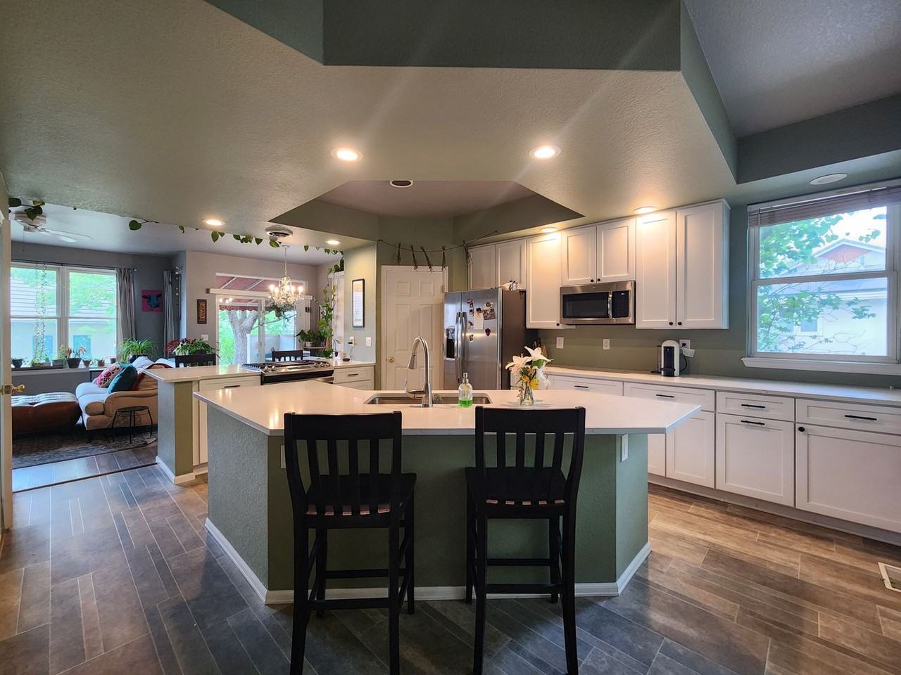 1612 W Canal Ct - Photo 3 of 50