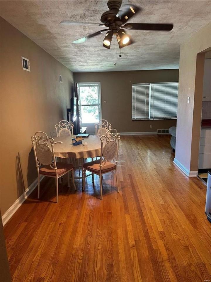 5826 Robert Ave - Photo 3 of 15