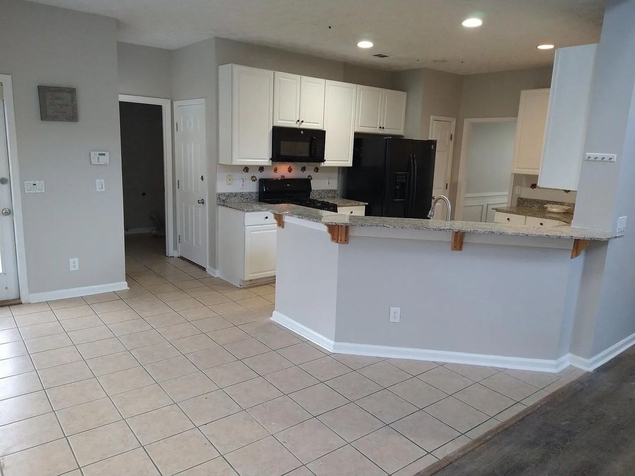 1467 Chamirey Dr Sw - Photo 4 of 20