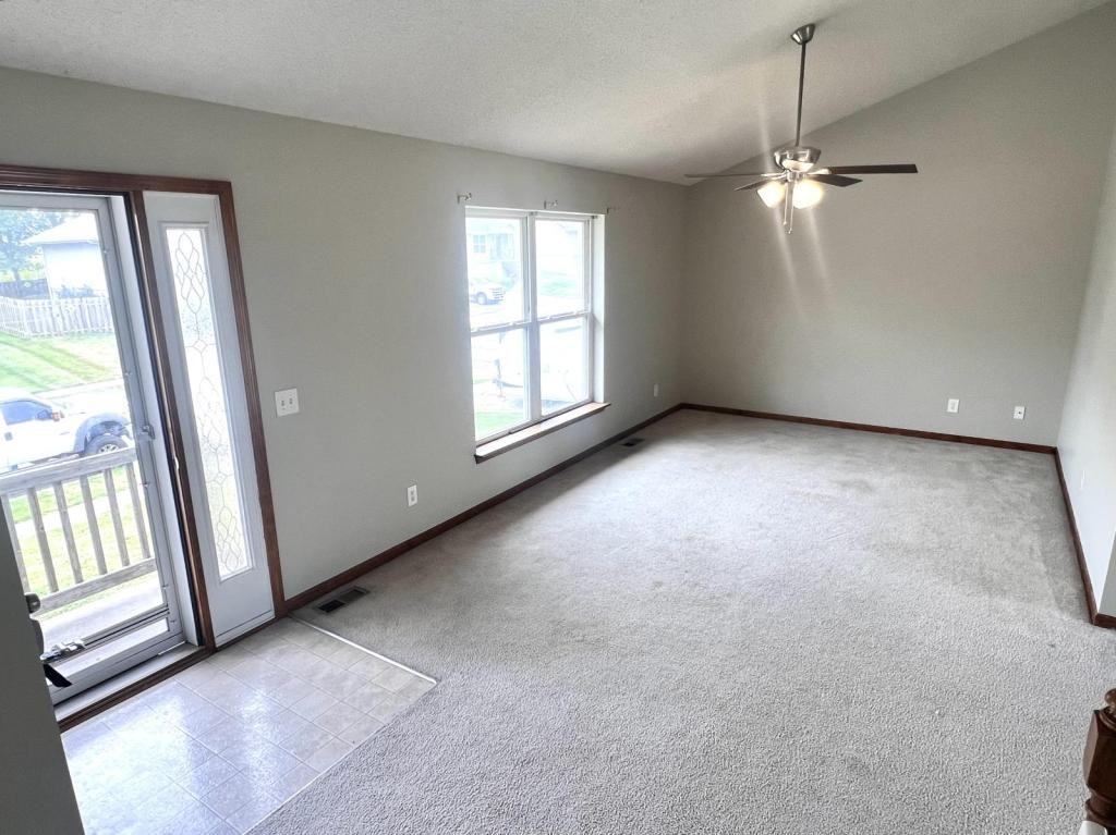 1110 Buttercup St - Photo 3 of 16
