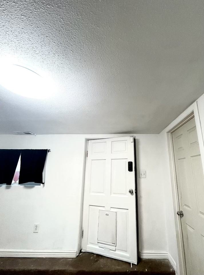 2174 Baltic Pl W - Photo 3 of 9